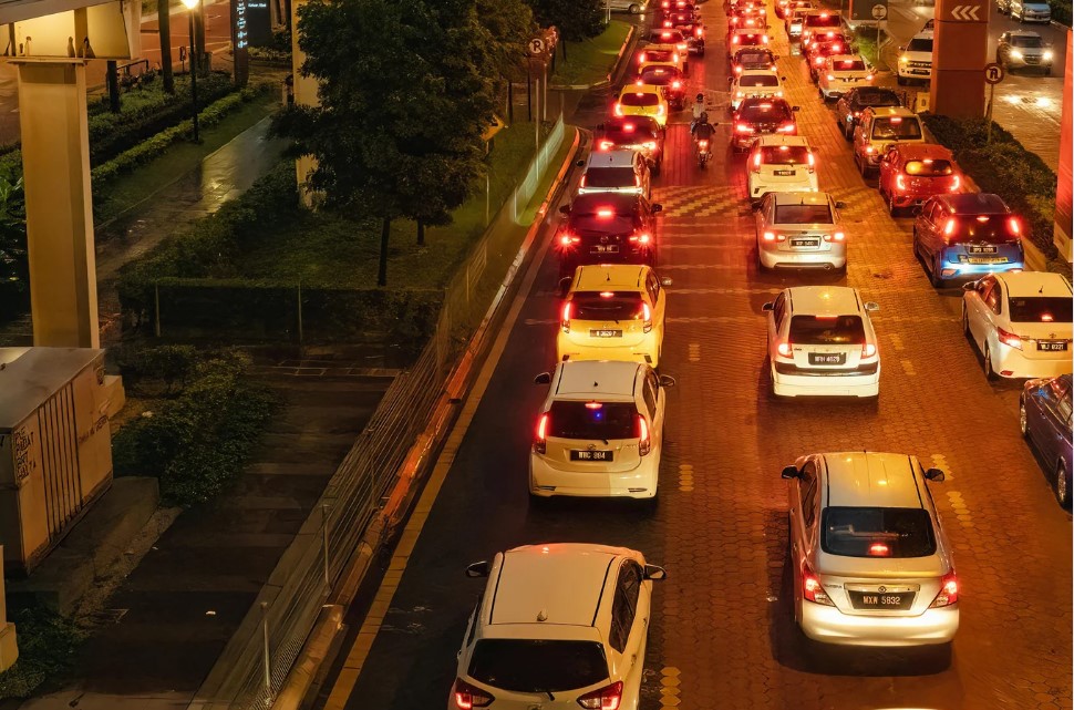 Очередь за деньги: плати или стой