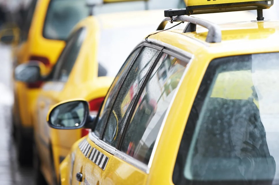 В Гомеле пресечена масштабная схема по уклонению от уплаты налогов в сфере такси