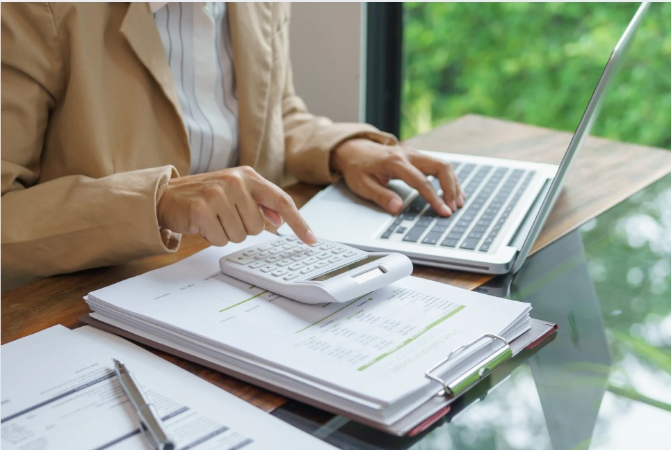 Почему налоговые правила для ИП и самозанятых изменятся в 2026 году