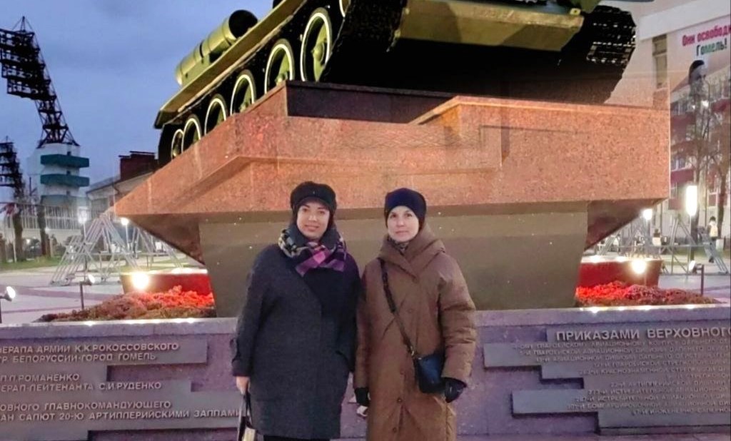 Сохранение памяти о героях: налоговые консультанты возложили цветы к памятникам на Гомельщине