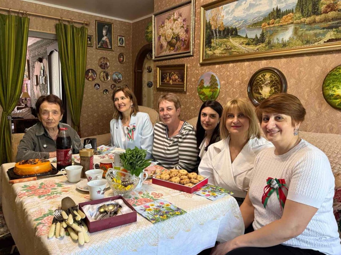 Чествование стойкости: визит к ветерану блокады Ленинграда