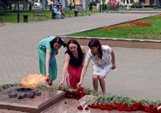 Память о войне как нравственный ориентир: налоговые консультанты посетили мемориал в Борисове